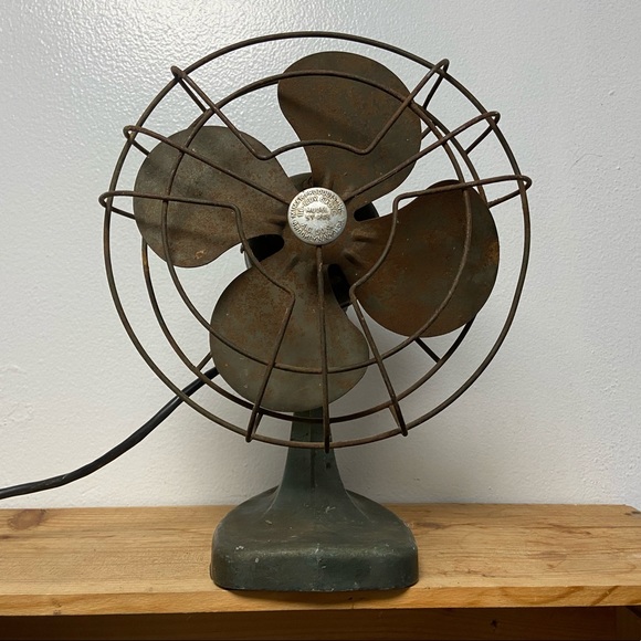 *SOLD* Vintage Mimar Products Inc Model ST-28S Fan - Picture 7 of 10